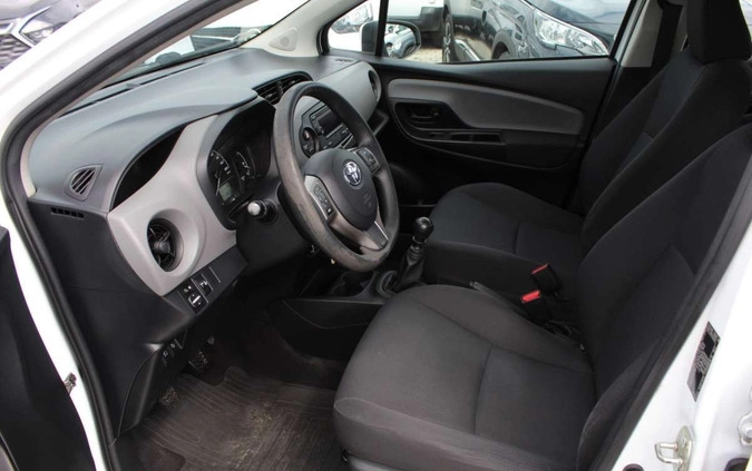 Toyota Yaris cena 49900 przebieg: 66276, rok produkcji 2017 z Choroszcz małe 277